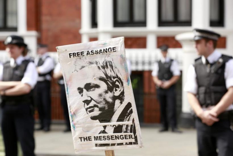 297883-assange-protest.jpg