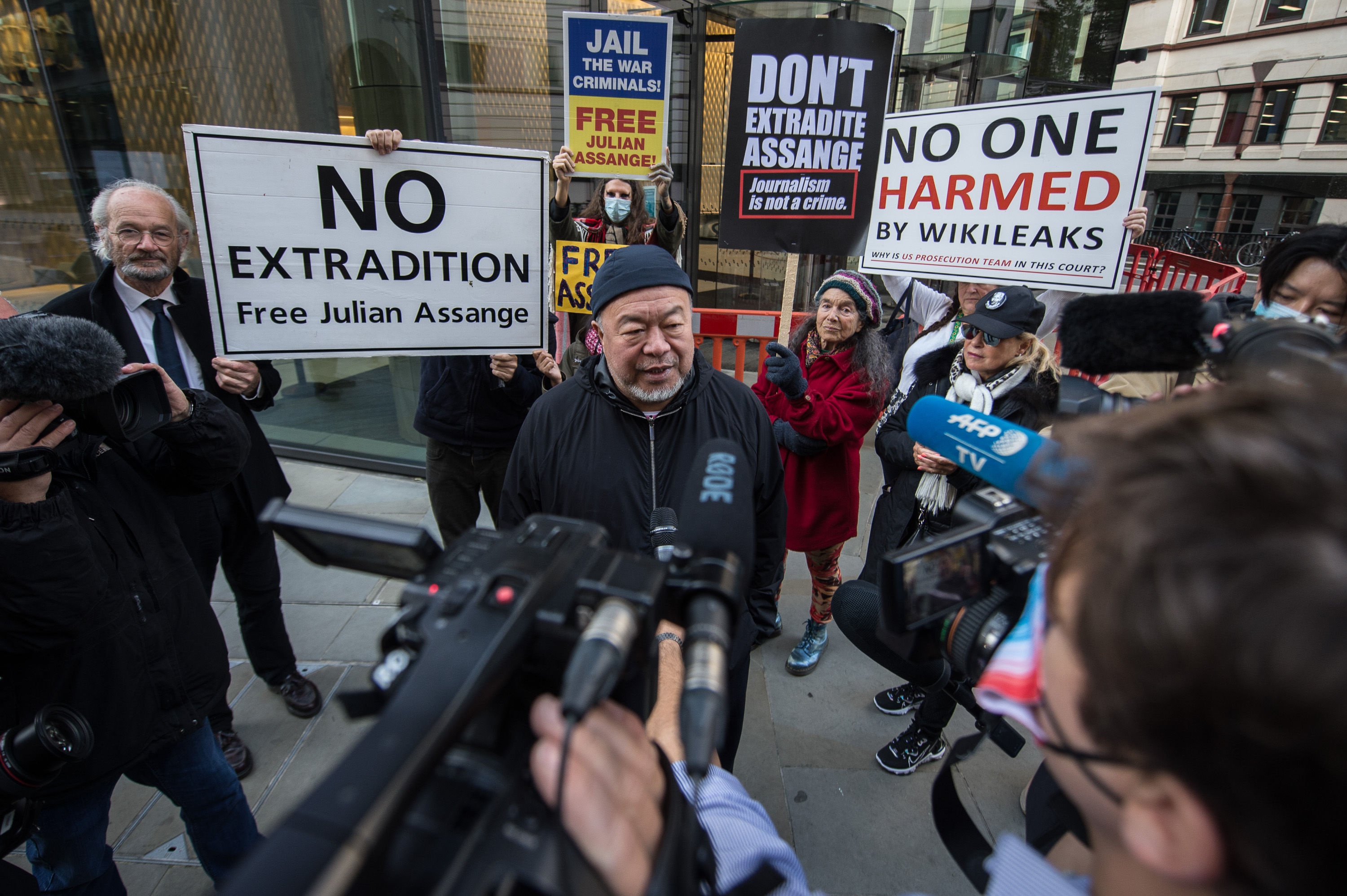 aiweiwei-old-bailey-28sept20.jpg