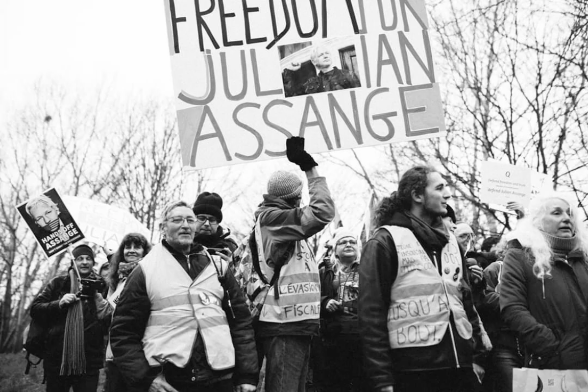 b_w-gilets-jaunes.png