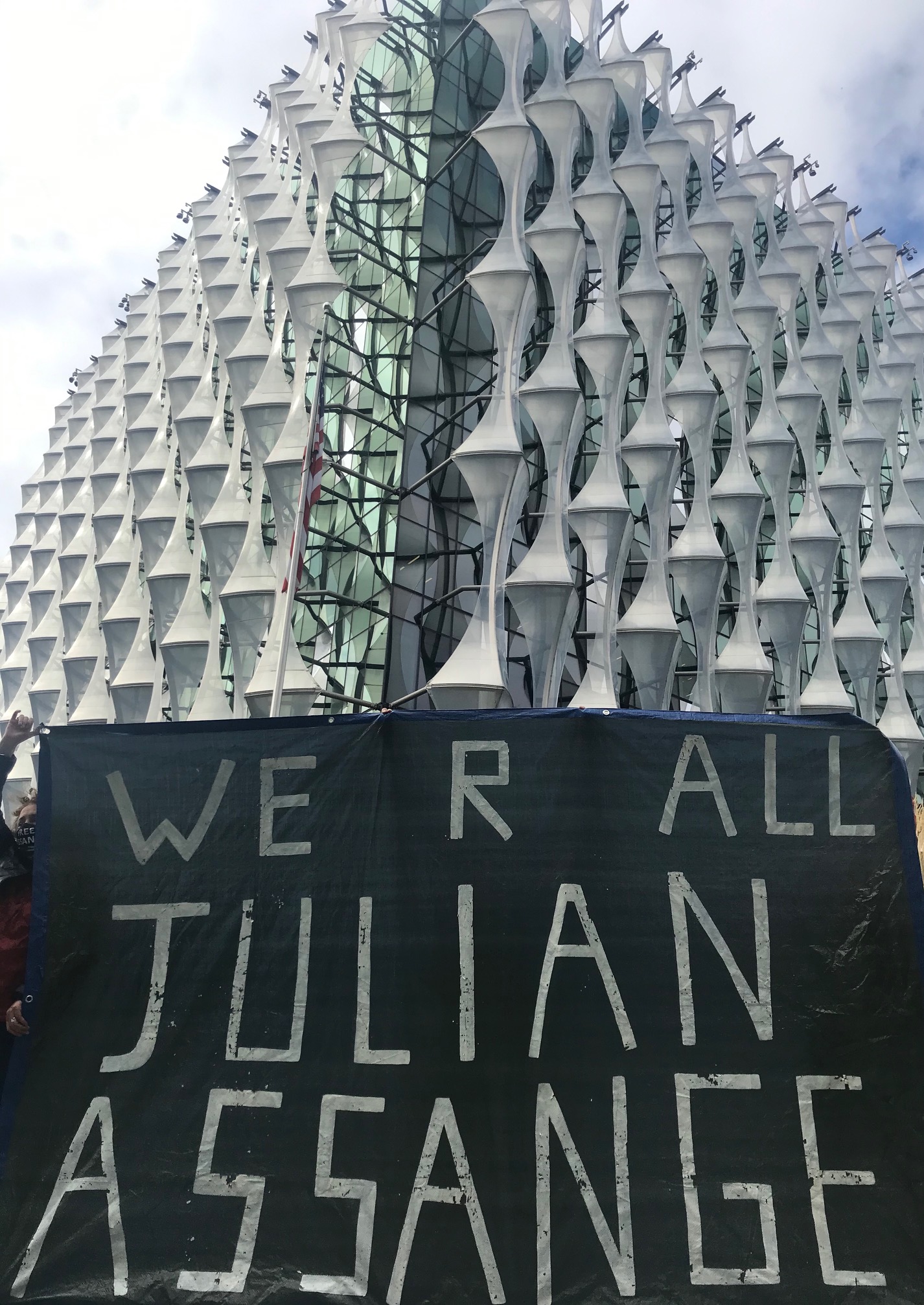 london-us-embassy-6sept20-3.jpg