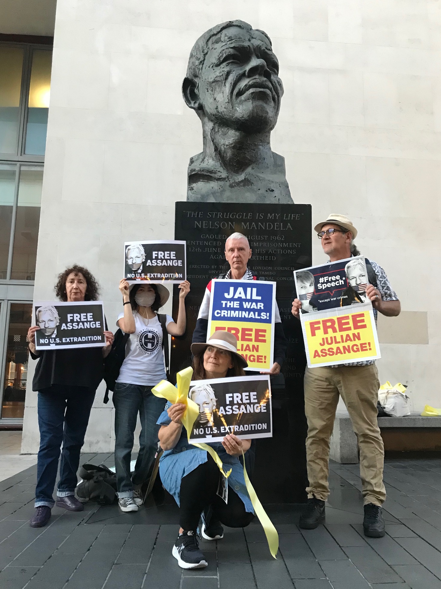 nelson-mandela-statue-london-sept20.jpg