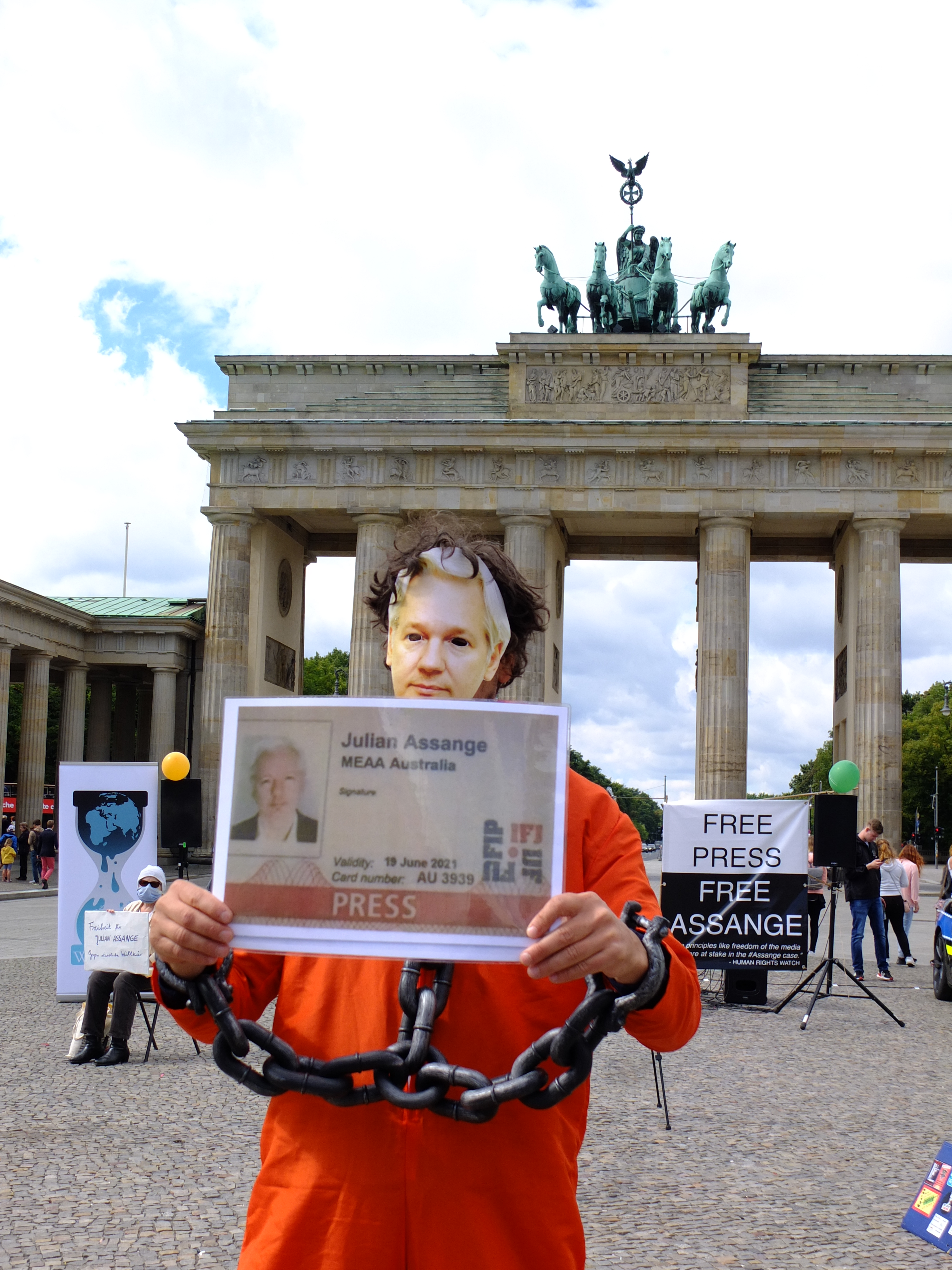 protest_photos:press-card-berlin-7sept20.jpg