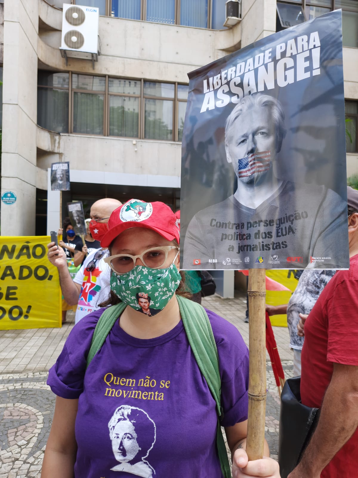 protest_photos:sem_terra_brazil_media_fmc8ignxwa0jvvx.jpg