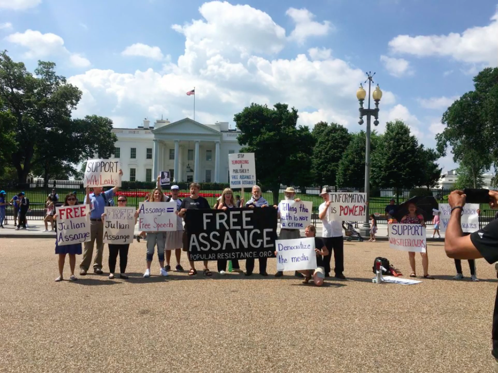 white-house-protest.png