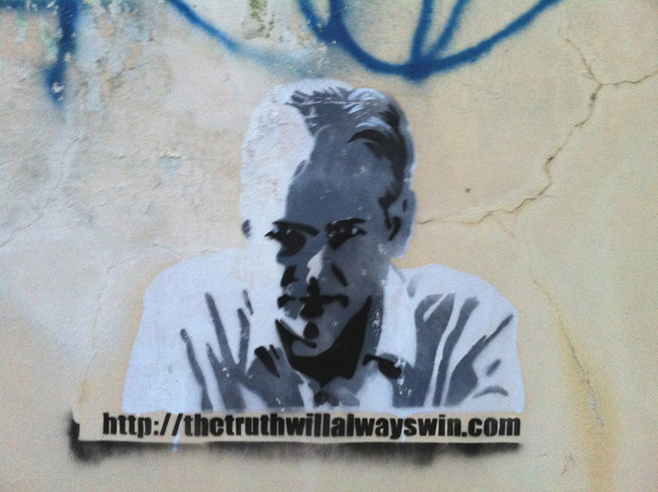 brooklyn-street-art-julian-assange-kamineko-pawz-02-11.jpg